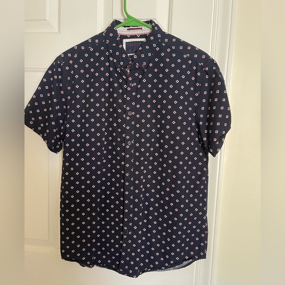 Short sleeve button down